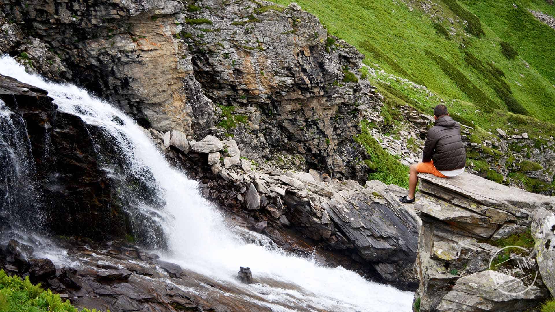 Chandernahan lake Trekking - waterfall