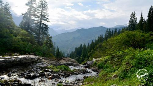 Trek to Bhrigu Lake in himachal pradesh